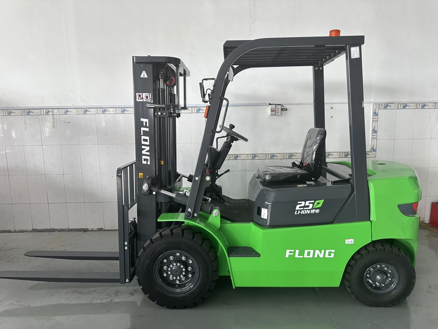 Xe nâng điện ngồi lái 2,5 tấn
