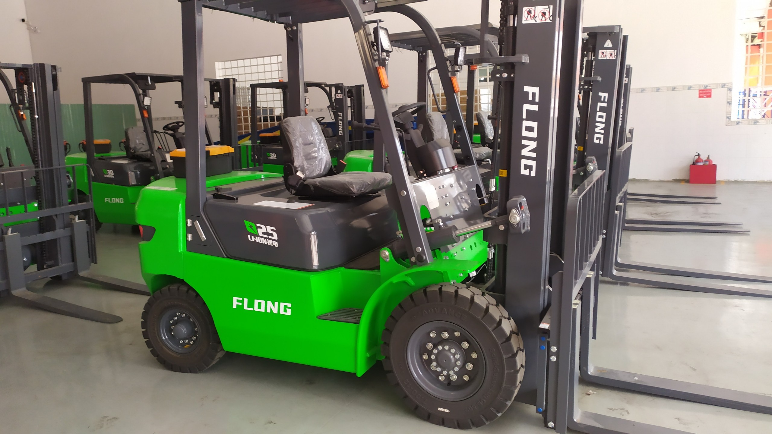 Xe nâng điện ngồi lái 2,5 tấn